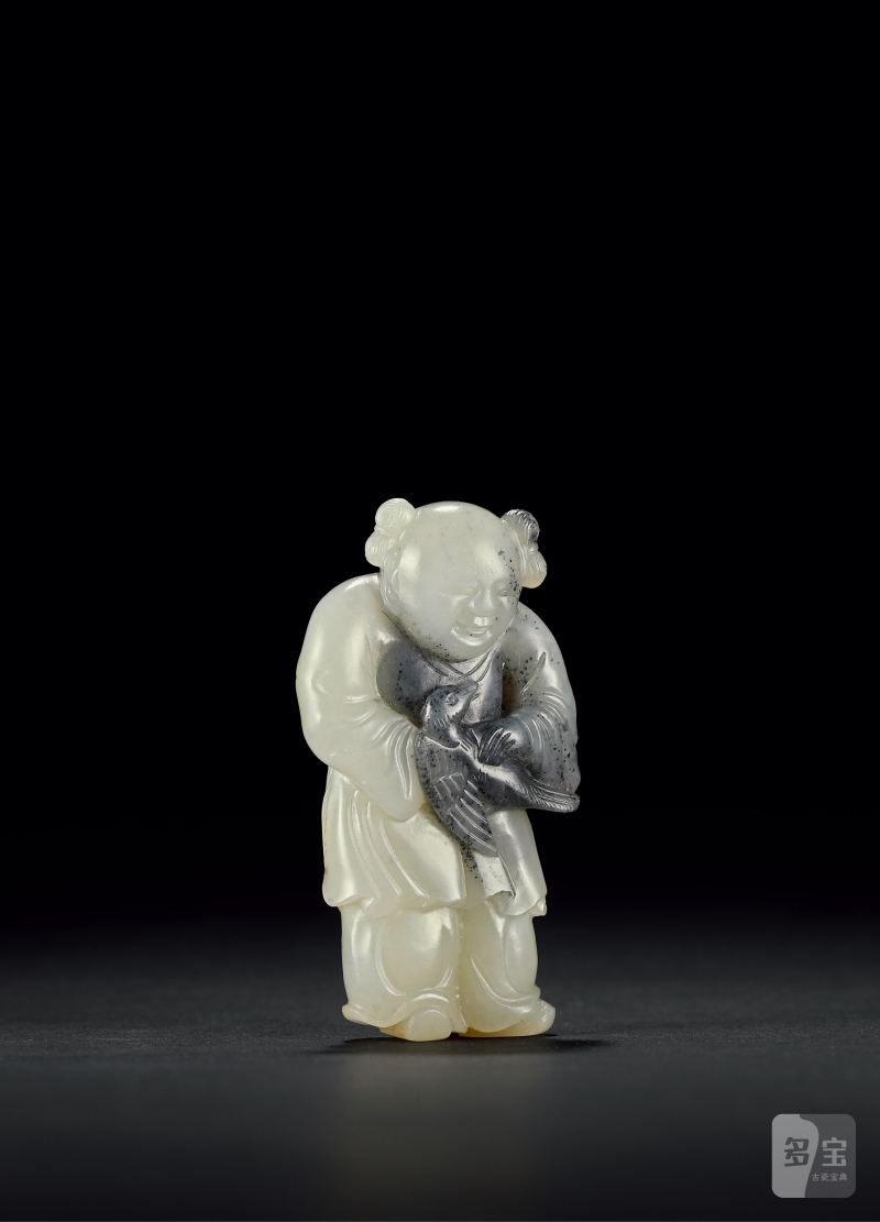明·白玉青花巧雕童子戏鹰把件